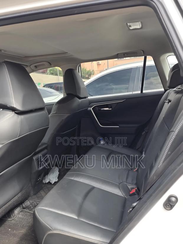 Toyota RAV4 2023 White