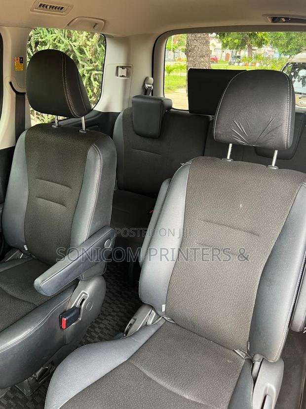 Toyota Voxy X L Edition 4WD 7-Seater 2013 Black