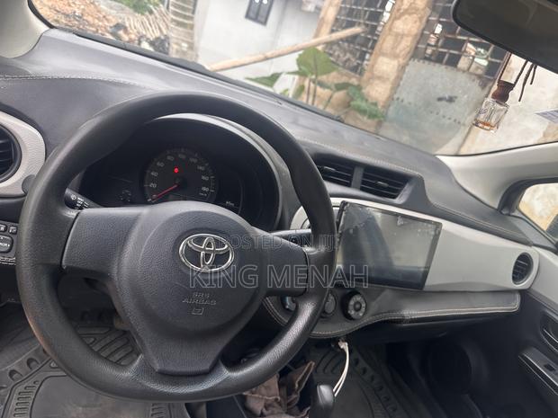 Toyota Vitz 1.3 AWD 3dr 2012 Black