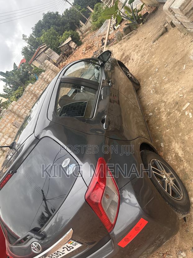 Toyota Vitz 1.3 AWD 3dr 2012 Black