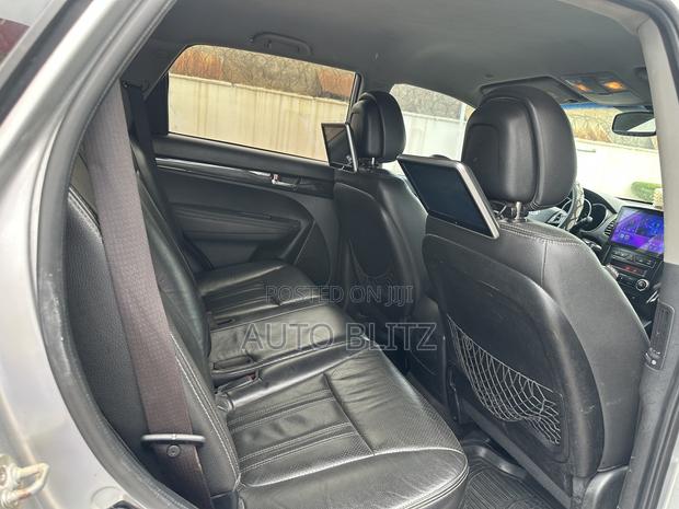 Kia Sorento 2012 Silver