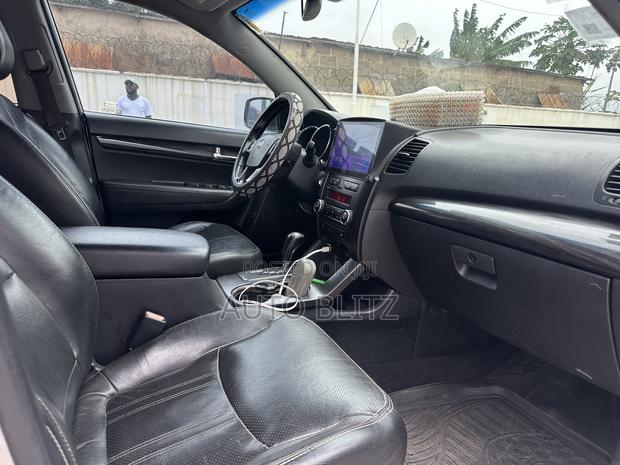Kia Sorento 2012 Silver
