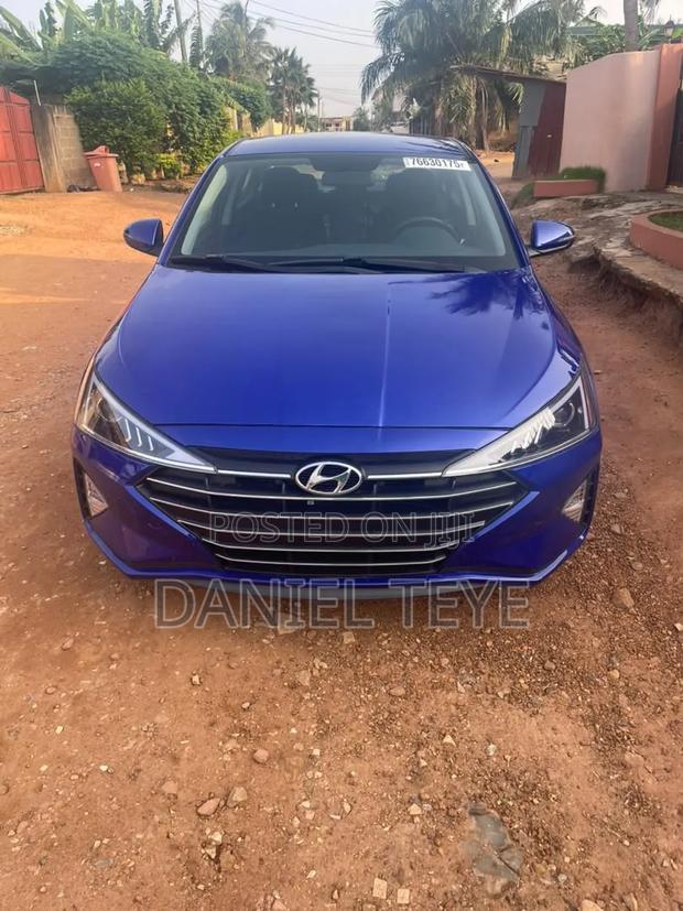 Hyundai Elantra 2019 Blue