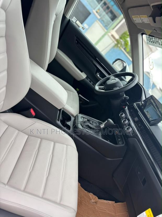 Honda CR-V Sport Touring Hybrid AWD 2026 White
