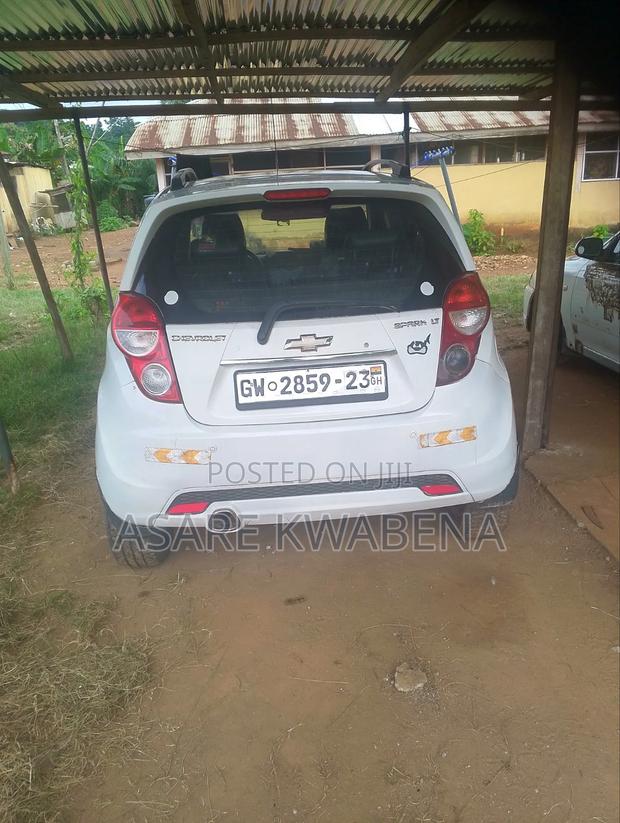 Chevrolet Spark 1LT 4dr Hatchback (1.2L 4cyl 5M) 2014 White