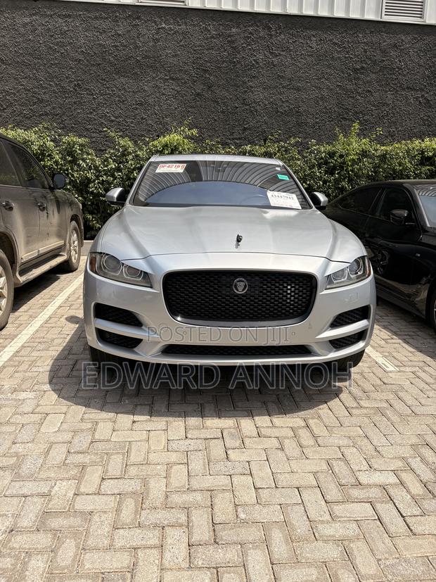 Jaguar F-Pace 25t AWD 2019 Silver