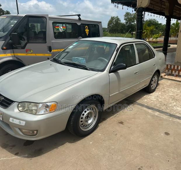 Toyota Corolla 1.6 Sedan 2002 Ivory