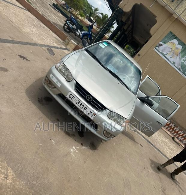 Toyota Corolla 1.6 Sedan 2002 Ivory