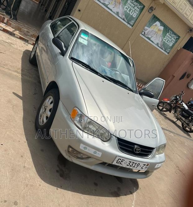 Toyota Corolla 1.6 Sedan 2002 Ivory