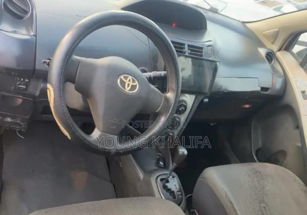 Toyota Vitz 2010 Brown