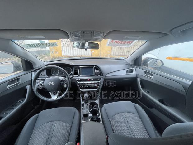 Hyundai Sonata SE 2018 Gray