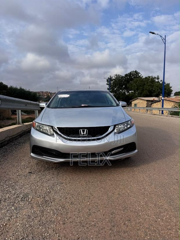 Honda Civic LX 4dr Sedan (1.8L 4cyl CVT) 2014 Silver