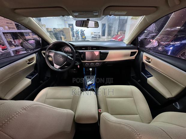 Toyota Corolla 2016 Silver