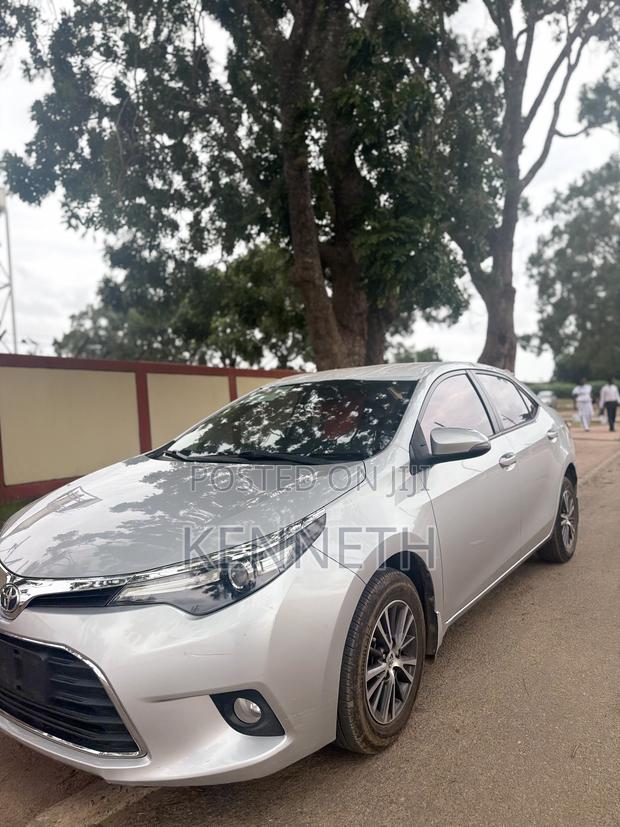 Toyota Corolla 2016 Silver