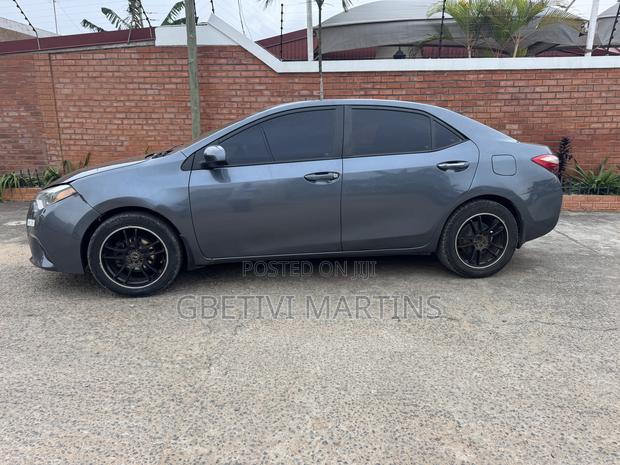 Toyota Corolla 2016 Gray