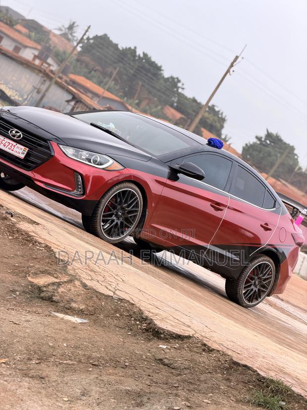 Hyundai Elantra Sport Sedan FWD (1.6L 4cyl 6M) 2017