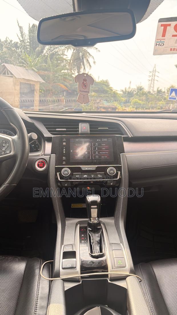 Honda Civic Touring Sedan 2018 White