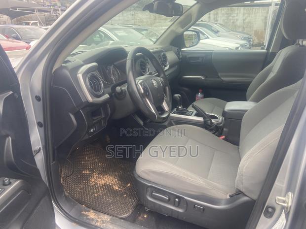 Toyota Tacoma 2018 Silver