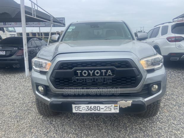 Toyota Tacoma 2018 Silver