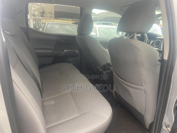 Toyota Tacoma 2018 Silver
