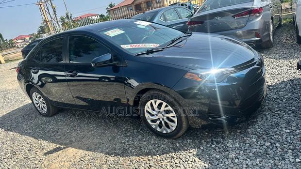 Toyota Corolla 2019 Blue