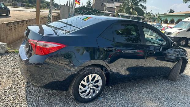 Toyota Corolla 2019 Blue