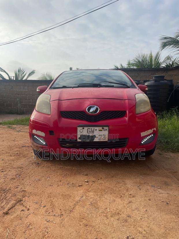 Toyota Vitz 1.0 FWD 5dr 2010 Red