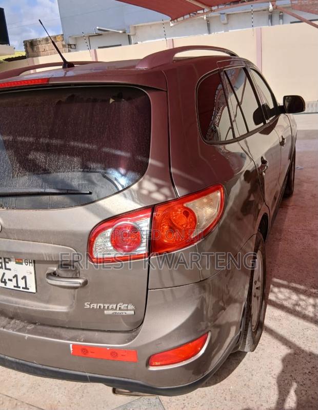 Hyundai Santa Fe 2010 Gray