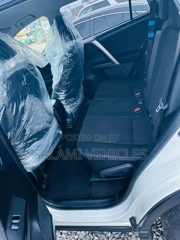 Toyota RAV4 2018 White