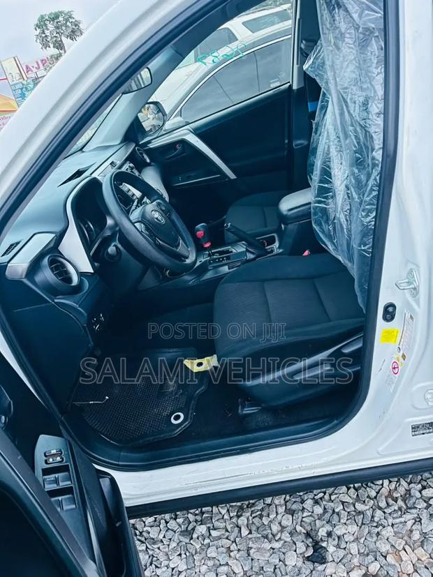 Toyota RAV4 2018 White