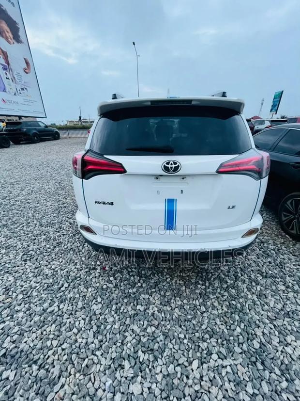 Toyota RAV4 2018 White