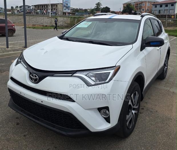 Toyota RAV4 2018 White