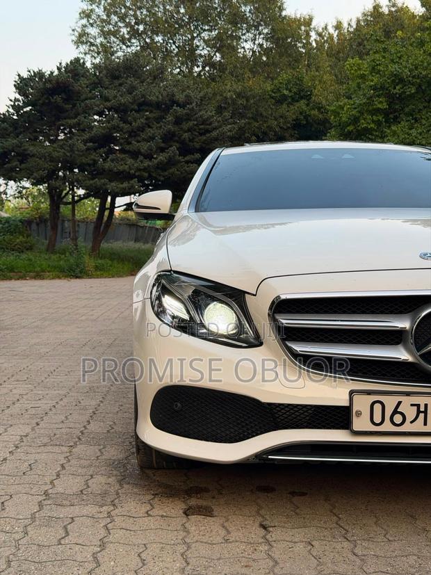 Mercedes-Benz C300 Base C300 AWD 4MATIC Sedan 2018 Off white