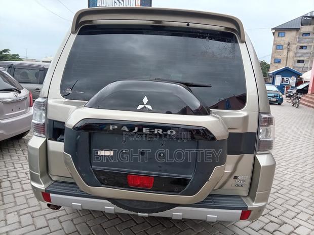 Mitsubishi Pajero 2017 Gray