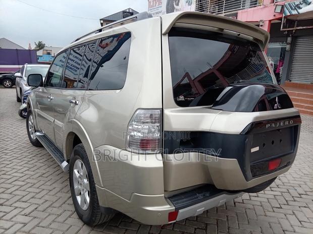 Mitsubishi Pajero 2017 Gray