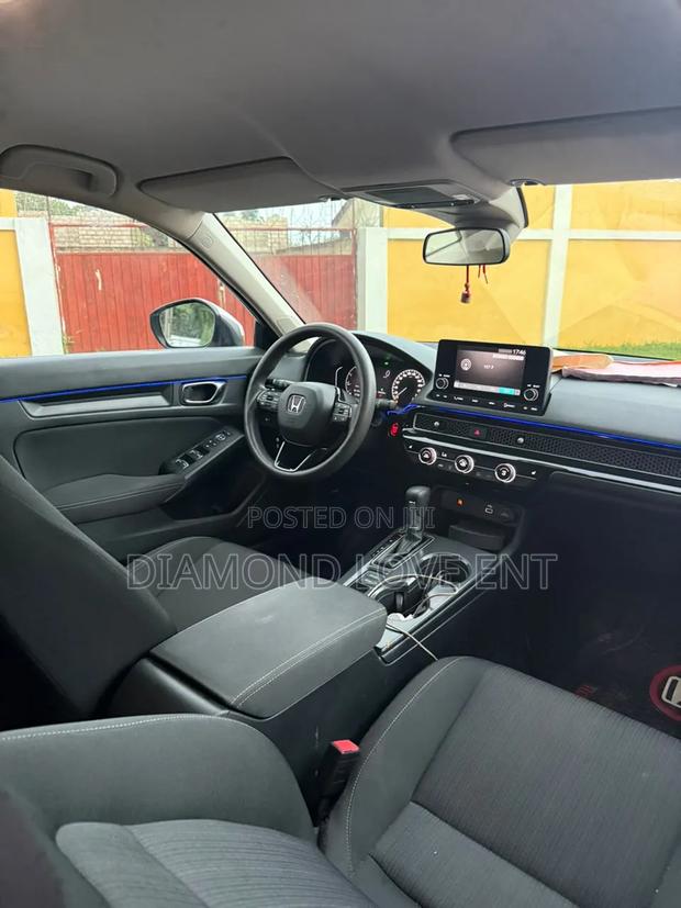 Honda Civic LX 2022 Silver