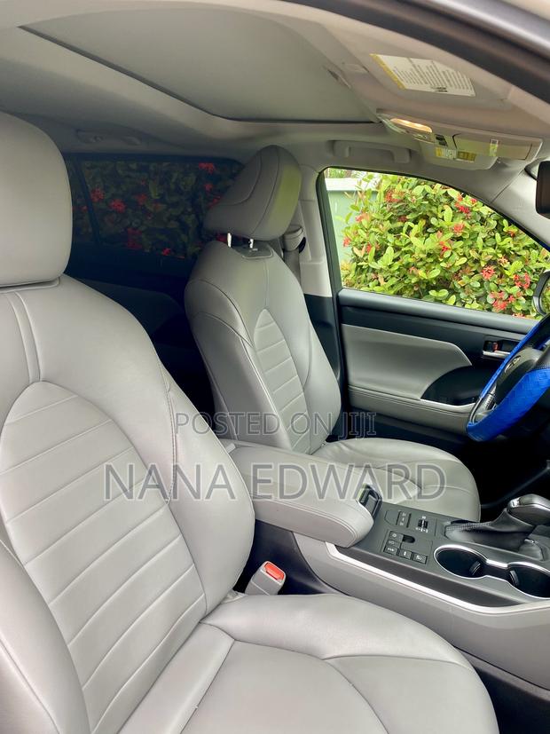 Toyota Highlander XLE AWD 2023 White