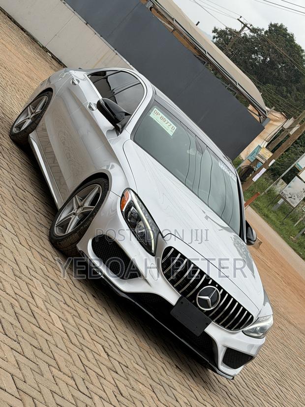 Mercedes-Benz C300 2018 Silver