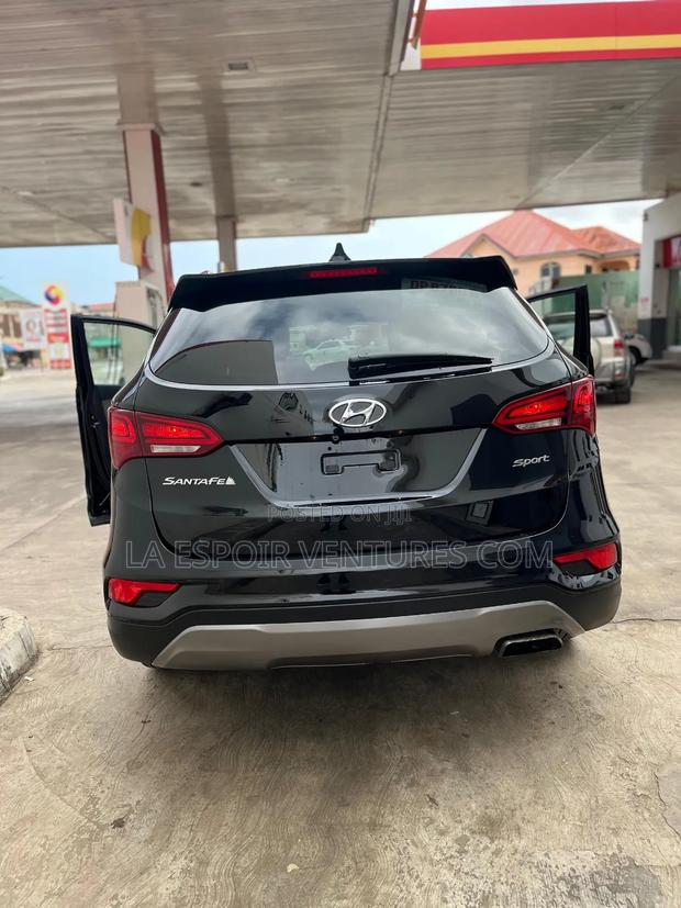 Hyundai Santa Fe SE AWD 2018 Black