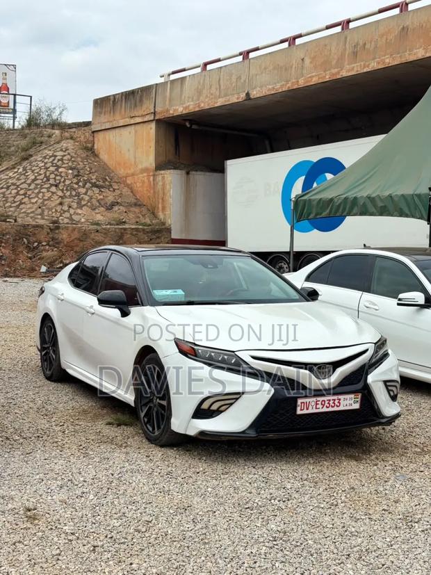 Toyota Camry 2020 White