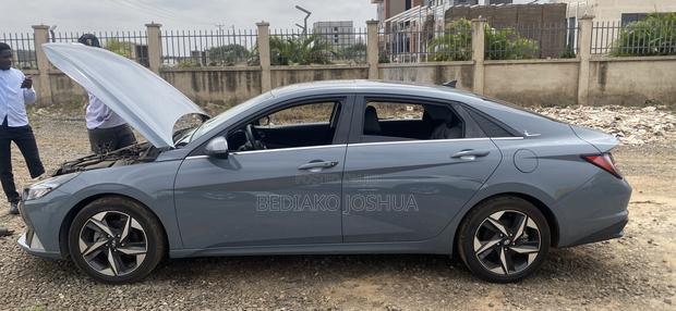 Hyundai Elantra Limited 2023 Green