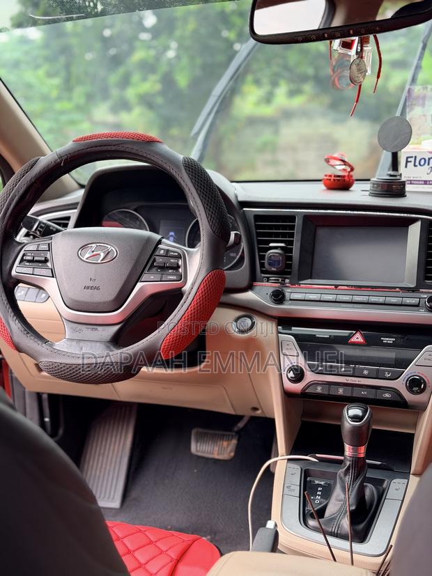 Hyundai Elantra Sport Sedan FWD (1.6L 4cyl 6M) 2017 Red