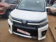Toyota Voxy V 4WD 7-Seater 2014 White for sale