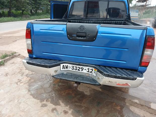 Nissan Hardbody 2012 Blue