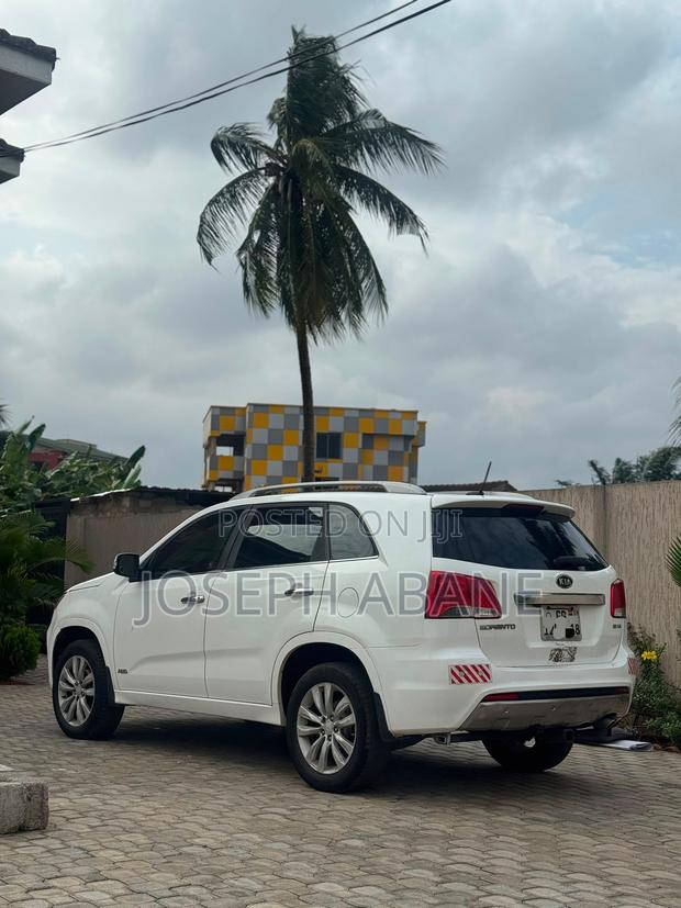 Kia Sorento LX 2012 Silver