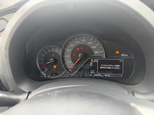 Toyota Vitz 1.5 FWD 5dr 2015 White