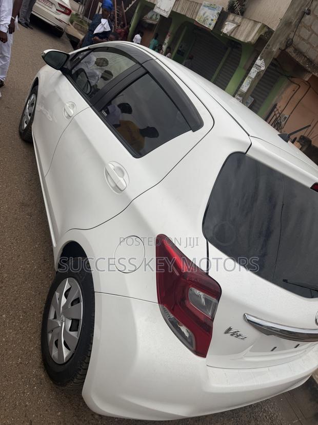 Toyota Vitz 1.5 FWD 5dr 2015 White