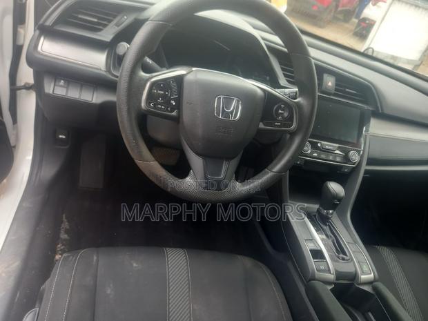 Honda Civic 2018 White