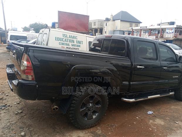 Toyota Tacoma 2010 Black