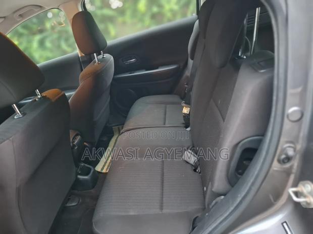 Honda HR-V 4dr SUV (1.5L 4cyl CVT) 2016 Gray